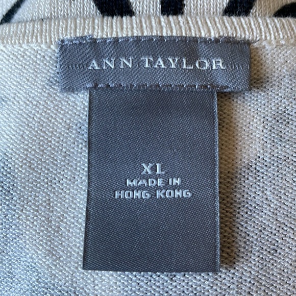 ANN TAYLOR SLEEVELESS TOP. - Picture 5 of 7